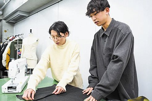 Style Coreテクニカル科の学生を指導する教員